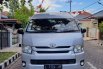 Dijual Mobil Toyota Hiace Commuter 2.5 MT Diesel Silver 2015 Surabaya 8