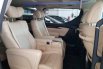 Jual Mobil Toyota Alphard G atpm 2018 di Jawa Timur 6