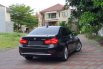 BMW 3 Series 320i 2018 Hitam 3