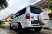 Isuzu panther touring tahun 2012 putih 5