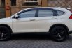 Honda CR-V 2.4 Prestige sunroof power backdoor electric  putih 4