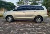 Mobil Toyota Kijang Innova 2005 V terbaik di DKI Jakarta 4