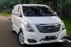 Mobil Hyundai H-1 2015 Royale Next Generation terbaik di Banten 6