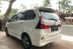 Toyota Avanza Veloz  4