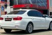 BMW 320i 2016 10