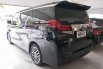 Mobil Toyota Alphard 2017 G dijual, Jawa Timur 3