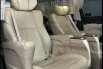 Mobil Toyota Alphard 2017 G dijual, Jawa Timur 8