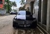 Mercedes Benz E-Class E 300 AMG Hijau Metalik Tahun 2017 3