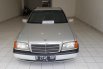 Mercedes-Benz 200 2.0 Manual 1995 Sedan 4