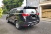 Jual mobil Toyota Kijang Innova Q 2016 bekas, Jawa Timur 4