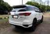 Toyota Fortuner 2.4 VRZ TRD AT Putih 4