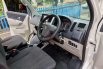 Dijual mobil bekas Daihatsu Luxio X, Jawa Tengah  12