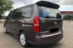 Hyundai H-1 Royale AT Bensin 2015 Coklat 4