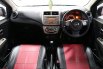 Daihatsu Ayla 1.0 X MT 2017 Merah 9