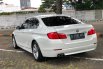 BMW 523i SEDAN PUTIH 2011 4