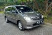 Riau, jual mobil Toyota Kijang Innova E 2010 dengan harga terjangkau 1