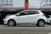 Mazda 2 S 2010 Hatchback matic putih pajak panjang mulus 4