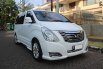 Hyundai H-1 XG Next Generation 2014 Putih 2