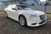 CHRYSLER 300C PENTASTAR 3.6 PUTIH 2013 1