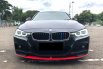 BMW 3 Series 320i Sport 2017 Hitam 3