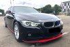 BMW 3 Series 320i Sport 2017 Hitam 2