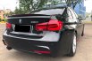 BMW 3 Series 320i Sport 2017 Hitam 5