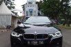 BMW 320i SPORT AT HITAM 2017 1