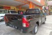 Toyota Hilux S-Cab 2.0 L M/T BENSIN 2018 Hitam 2