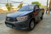 Toyota Hilux S-Cab 2.0 L M/T BENSIN 2018 Hitam 3