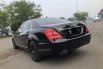 Mercedes-Benz S-Class S 300 L 2008 Hitam 4