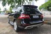 Mercedes-Benz M-Class ML 350 2012 Hitam 4