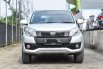 Daihatsu Terios X 2015 5