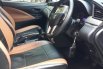 Jual mobil Toyota Kijang Innova 2018 8