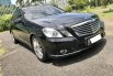 Mercedes-Benz E-Class E250 Elegance AT 2010 Hitam 3