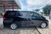 Toyota Alphard G 2012 4