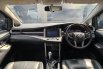 Toyota Innova Venturer 2.0 AT Matic 2018 Hitam 4