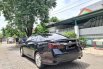 Toyota Camry 2.5 V Hitam km low atas nama pribadi 2