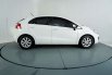 JUAL Kia Rio SE 1.4 MT 2012 Putih 5