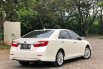 Toyota Camry V 2.5 2012 4