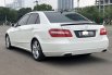 Mercedes-Benz E-Class E 300 2012 Putih 5