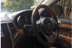 Mobil Jeep Grand Cherokee 2012 Overland terbaik di DKI Jakarta 5