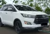 Mobil Toyota Venturer 2017 terbaik di Banten 2