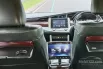 Mobil Toyota Venturer 2017 terbaik di Banten 8