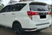 Mobil Toyota Venturer 2017 terbaik di Banten 5