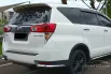 Mobil Toyota Venturer 2017 terbaik di Banten 6
