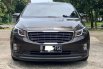 Kia Grand Sedona Ultimate 2017 Coklat 3