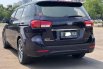 Kia Grand Sedona Ultimate 2017 Biru 4