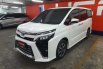 Mobil Toyota Voxy 2020 terbaik di Jawa Barat 3