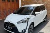 Toyota Sienta V MT 2017 1