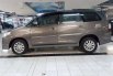 Mobil Toyota Kijang Innova 2014 V Luxury dijual, Jawa Timur 5